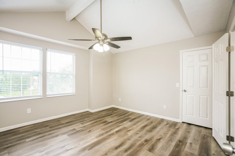 2,070/Mo, 7462 Carnation Ln Indianapolis, IN 46214 Main Bedroom View 2