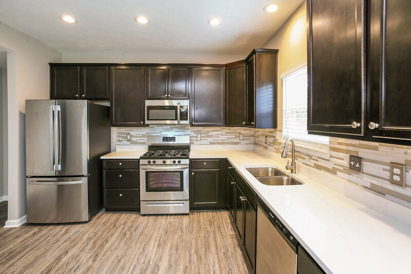 2,190/Mo, 6447 Ault Pl Indianapolis, IN 46221 Kitchen View