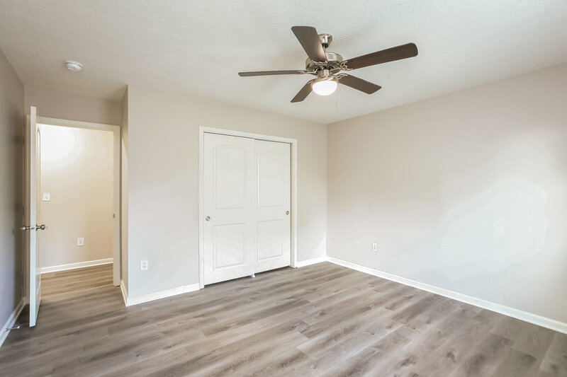 2,190/Mo, 6447 Ault Pl Indianapolis, IN 46221 Bedroom View 3