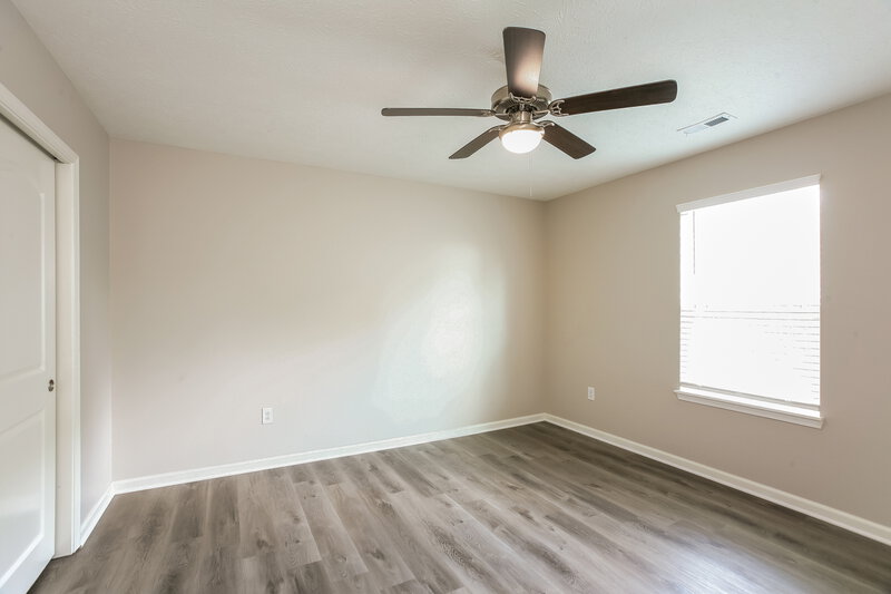 2,190/Mo, 6447 Ault Pl Indianapolis, IN 46221 Bedroom View 4