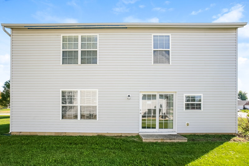 1,730/Mo, 1906 Murdoch Dr Greenfield, IN 46140 Rear View 2