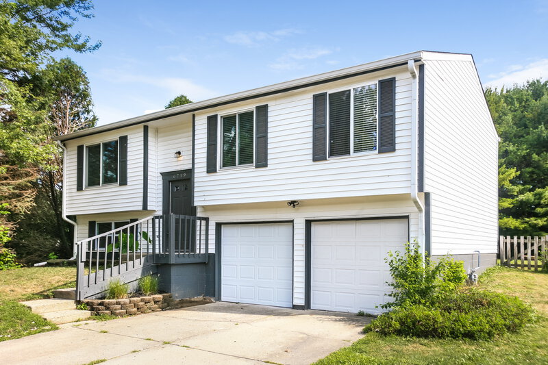 2,340/Mo, 6719 Bridger Ct Indianapolis, IN 46268 Front View