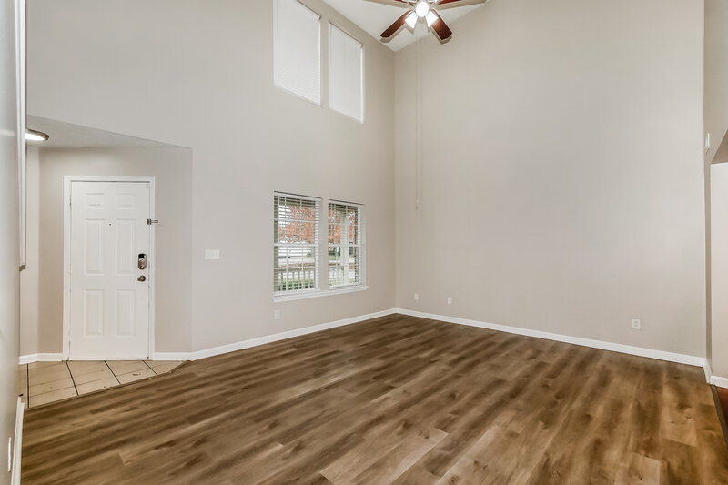 2,280/Mo, 3329 Gainesville Ct Indianapolis, IN 46227 Living Room View