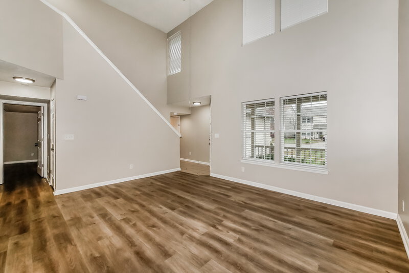 2,280/Mo, 3329 Gainesville Ct Indianapolis, IN 46227 Living Room View 2