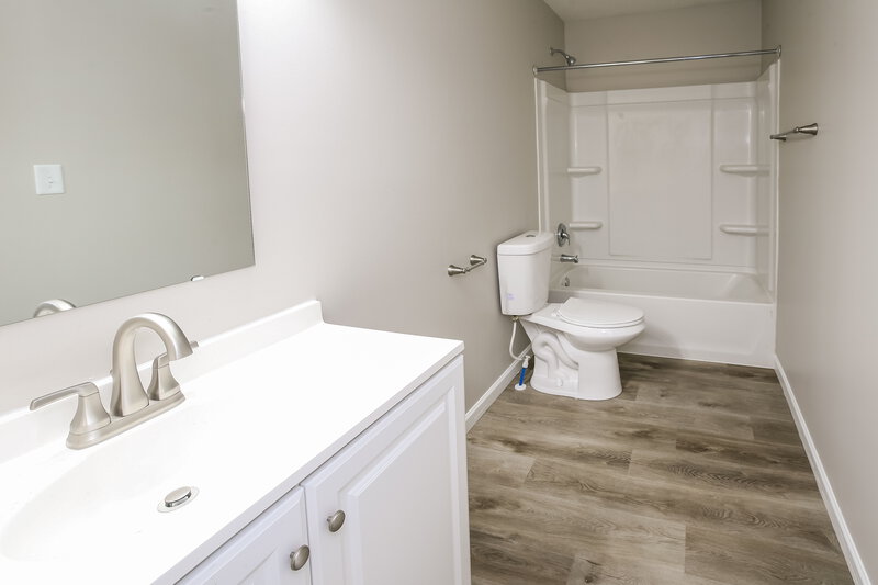 2,105/Mo, 8340 Sansa St Camby, IN 46113 Main Bathroom View