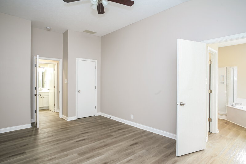 1,805/Mo, 6642 Meadowgreen Dr Indianapolis, IN 46236 Main Bedroom View