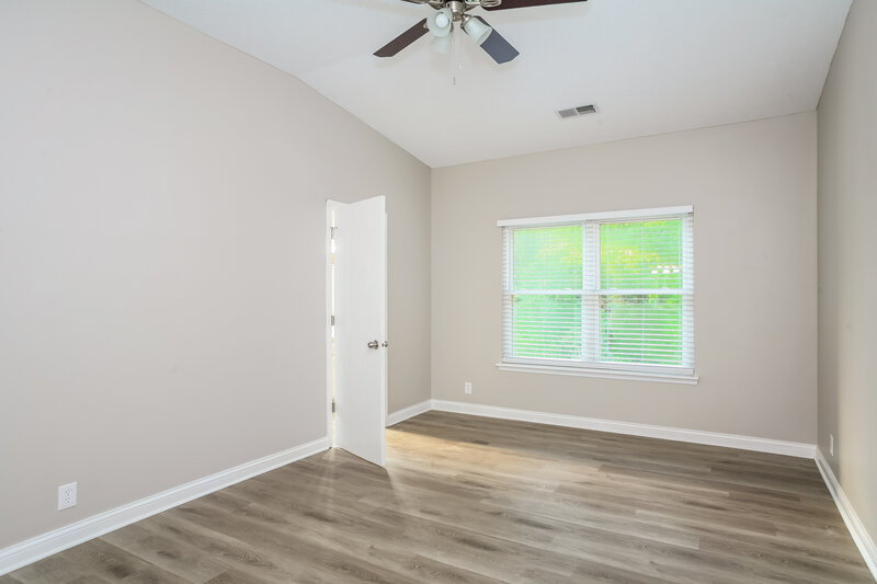 1,805/Mo, 6642 Meadowgreen Dr Indianapolis, IN 46236 Main Bedroom View 2