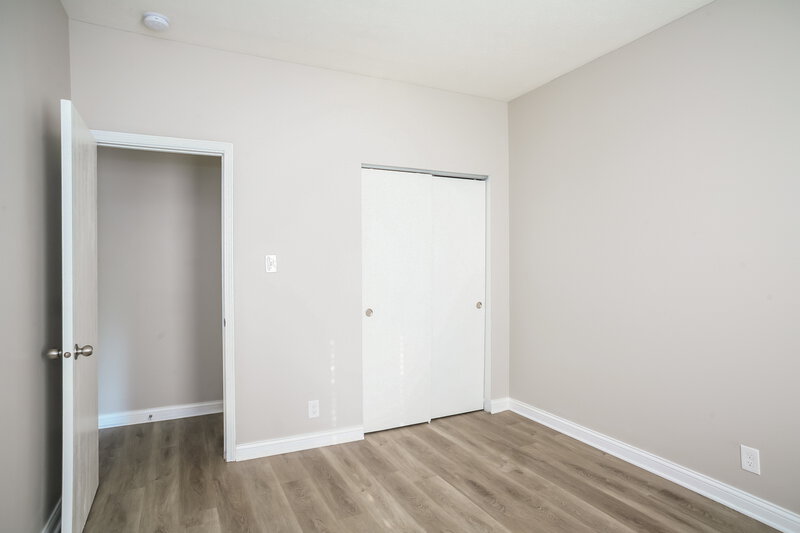 1,805/Mo, 6642 Meadowgreen Dr Indianapolis, IN 46236 Bedroom View