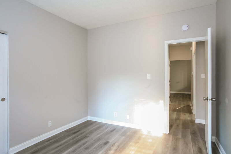 1,805/Mo, 6642 Meadowgreen Dr Indianapolis, IN 46236 Bedroom View 3