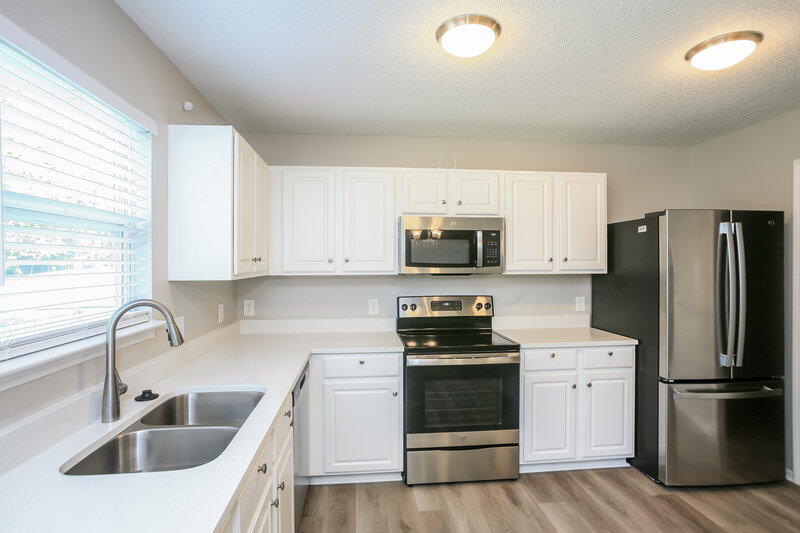 1,760/Mo, 6330 Alonzo Dr Indianapolis, IN 46217 Kitchen View