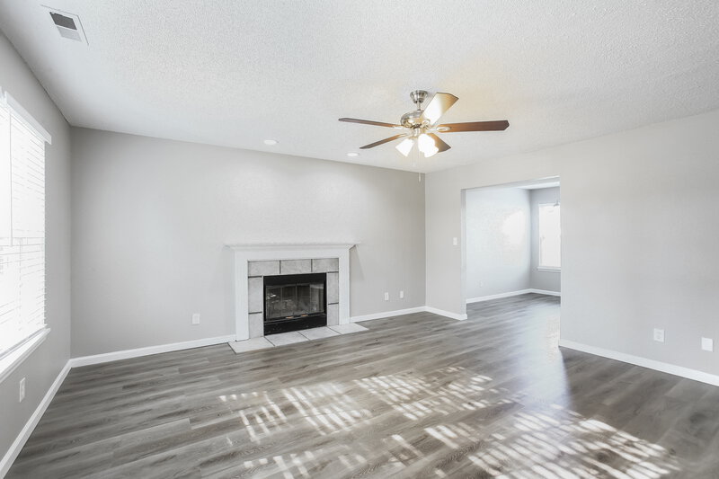 2,560/Mo, 4029 Willow Ct Franklin, IN 46131 Living Room View 2
