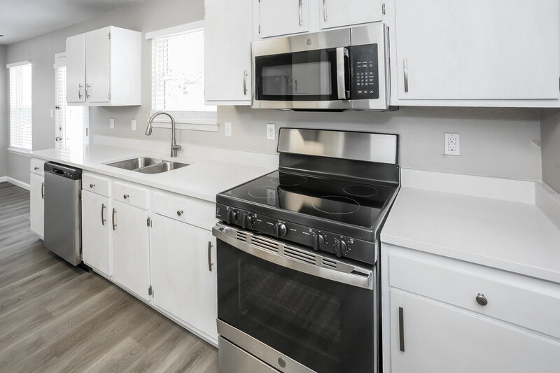 2,560/Mo, 4029 Willow Ct Franklin, IN 46131 Kitchen View