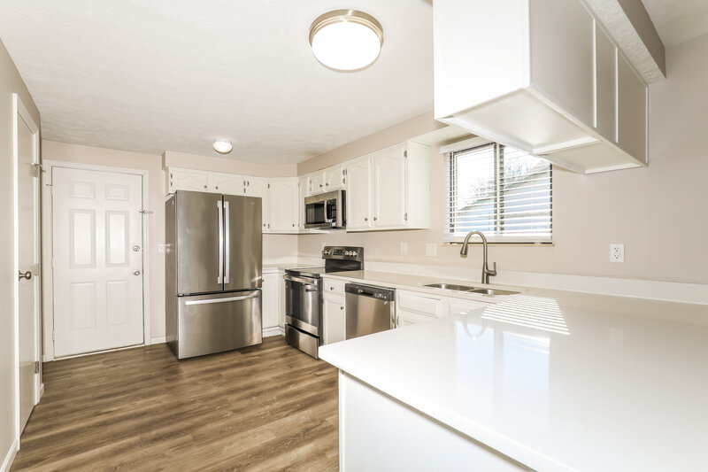 2,185/Mo, 11714 Madden Ln Fishers, IN 46038 Kitchen View