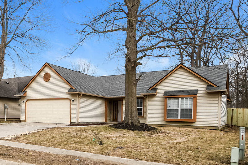 2,540/Mo, 4307 Robertson Blvd Indianapolis, IN 46228 Front View 2