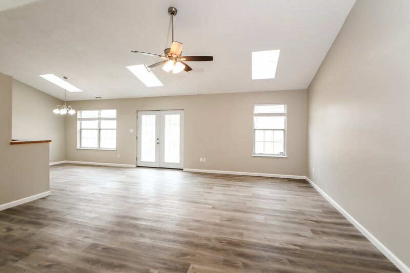 2,540/Mo, 4307 Robertson Blvd Indianapolis, IN 46228 Living Room View