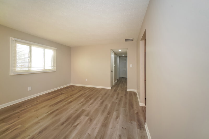 1,575/Mo, 1444 Countryside Ln Indianapolis, IN 46231 Living Room View 2