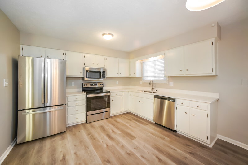 1,575/Mo, 1444 Countryside Ln Indianapolis, IN 46231 Kitchen View