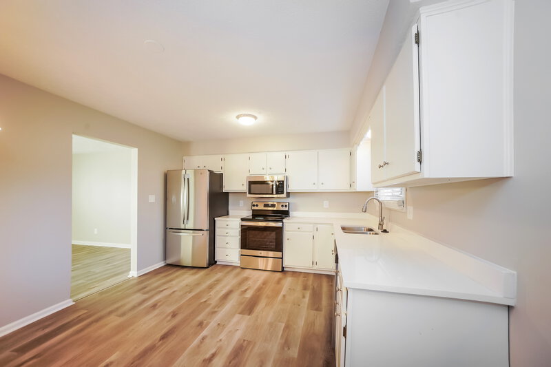 1,575/Mo, 1444 Countryside Ln Indianapolis, IN 46231 Kitchen View 2