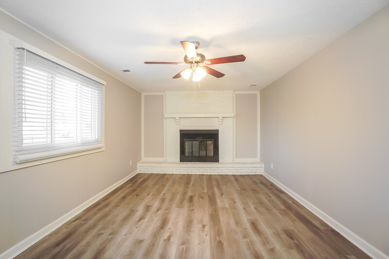 1,575/Mo, 1444 Countryside Ln Indianapolis, IN 46231 Family Room View