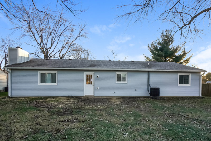 1,575/Mo, 1444 Countryside Ln Indianapolis, IN 46231 Rear View
