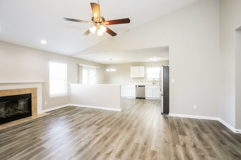 1,635/Mo, 8118 Maple Stream Blvd Indianapolis, IN 46217 Living Room View