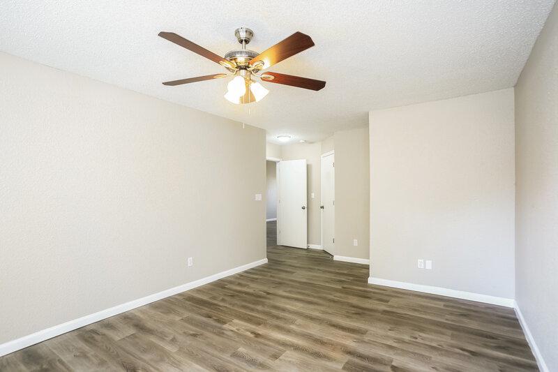 1,635/Mo, 8118 Maple Stream Blvd Indianapolis, IN 46217 Main Bedroom View