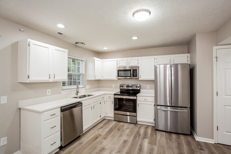 1,760/Mo, 12608 Roan Ln Indianapolis, IN 46236 Kitchen View