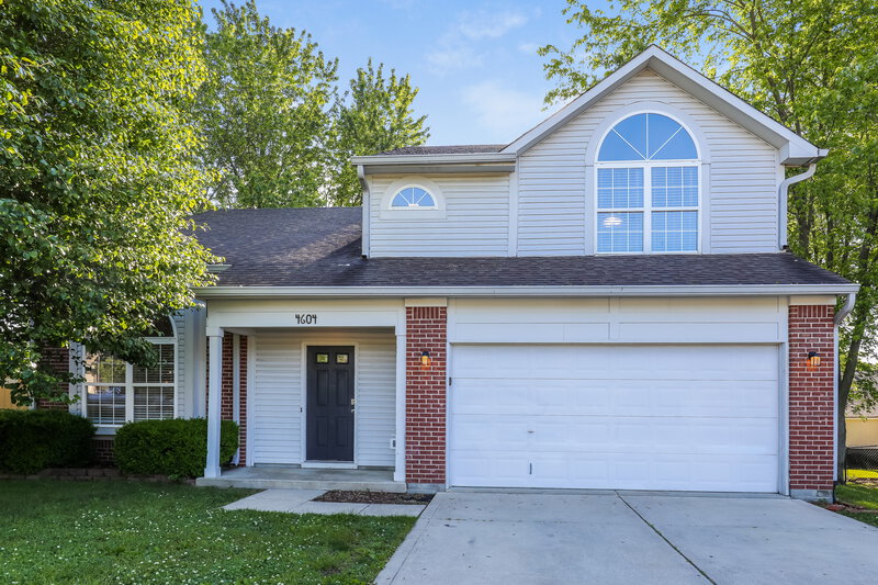 3,100/Mo, 4604 Welton St Greenwood, IN 46143 External View