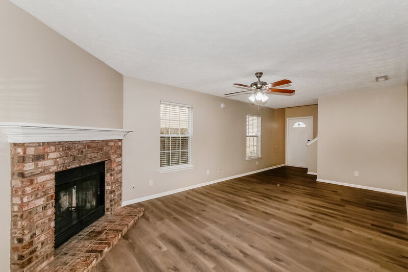 1,920/Mo, 6748 Redan Dr Indianapolis, IN 46254 Living Room View 3