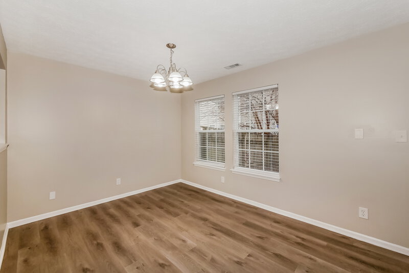 1,920/Mo, 6748 Redan Dr Indianapolis, IN 46254 Dining Room View 2