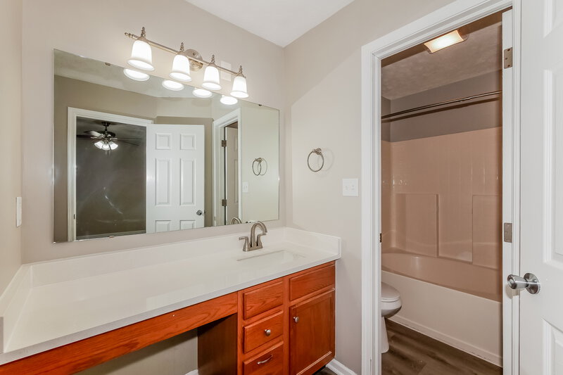 1,920/Mo, 6748 Redan Dr Indianapolis, IN 46254 Main Bathroom View