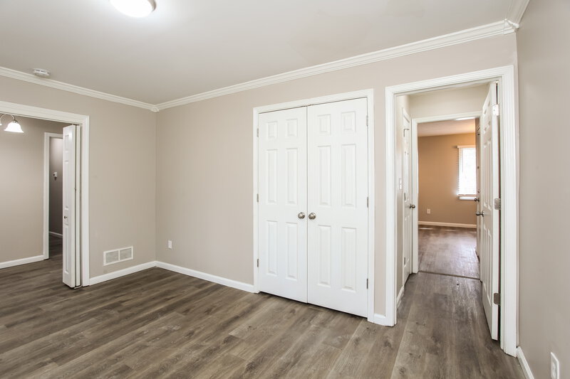 2,130/Mo, 7419 Cherryhill Dr Indianapolis, IN 46254 Living Room View