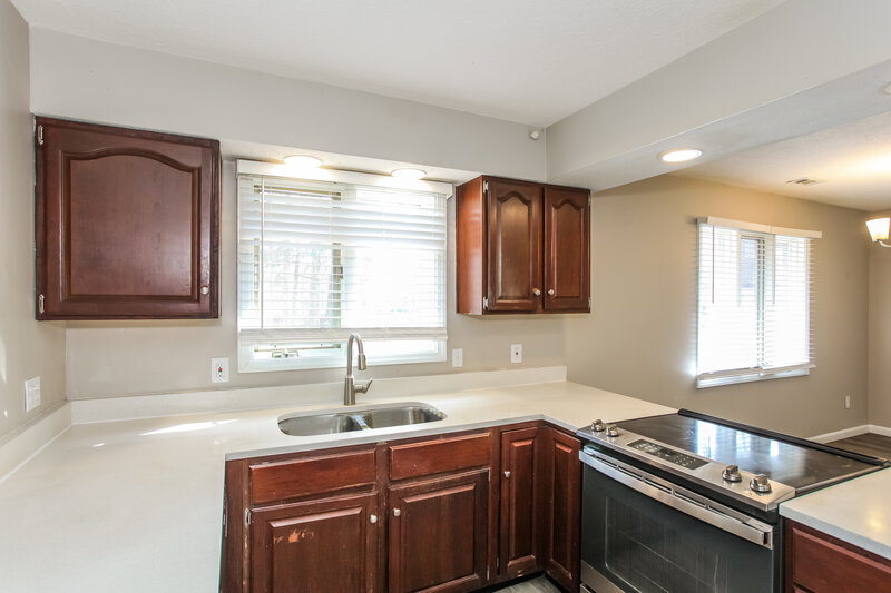 2,130/Mo, 7419 Cherryhill Dr Indianapolis, IN 46254 Kitchen View
