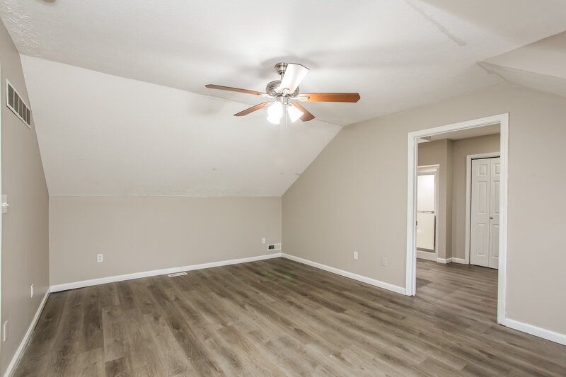 2,130/Mo, 7419 Cherryhill Dr Indianapolis, IN 46254 Main Bedroom View 2