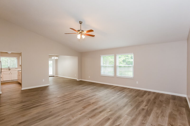 2,780/Mo, 4751 Lakestone Dr Indianapolis, IN 46237 Living Room View 2