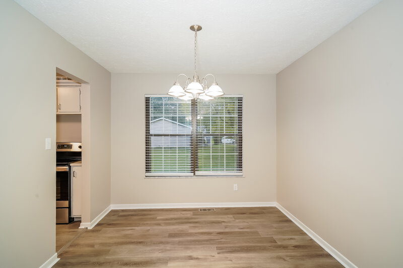 2,285/Mo, 3420 Wedgewood Dr Indianapolis, IN 46227 Dining Room View 2