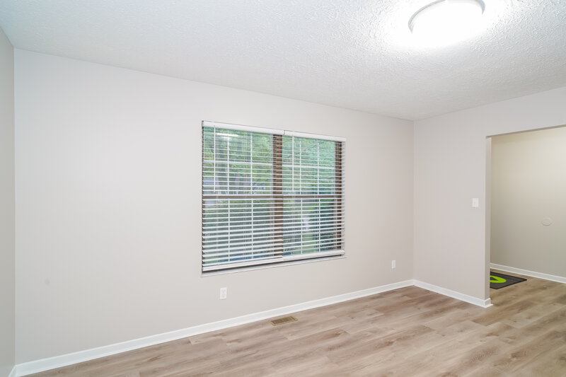 2,285/Mo, 3420 Wedgewood Dr Indianapolis, IN 46227 Family Room View 2