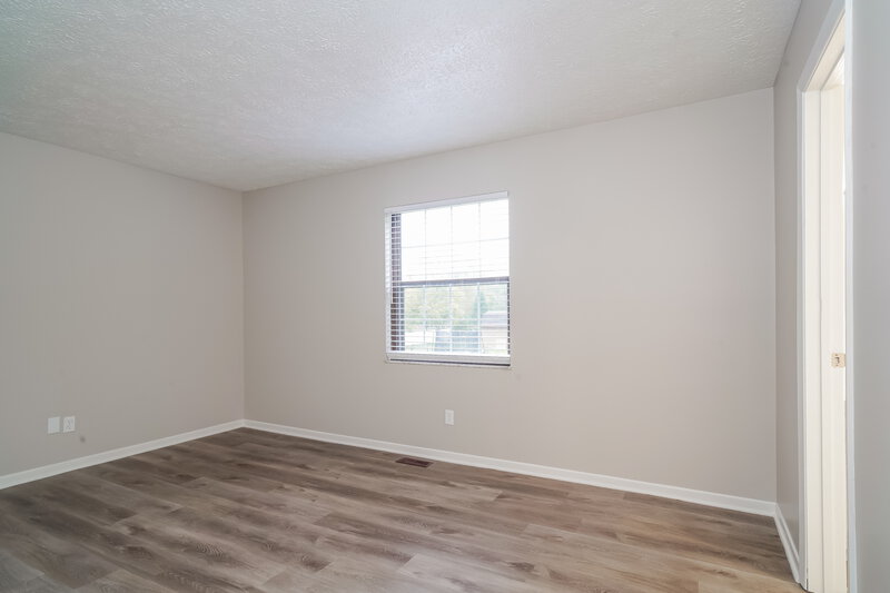 2,285/Mo, 3420 Wedgewood Dr Indianapolis, IN 46227 Main Bedroom View 2