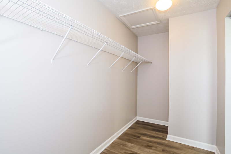 1,860/Mo, 5738 Bold Ruler Dr Indianapolis, IN 46237 Walk In Closet View