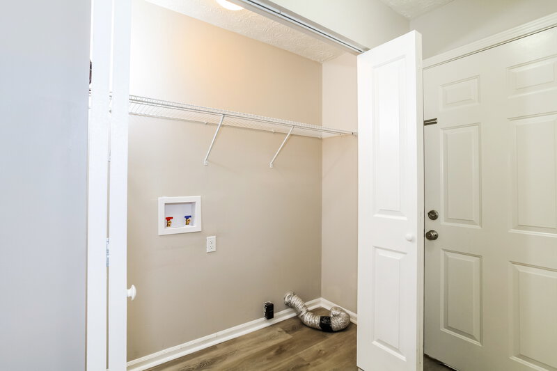 1,860/Mo, 5738 Bold Ruler Dr Indianapolis, IN 46237 Laundry Room View