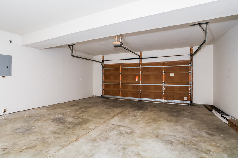 1,860/Mo, 5738 Bold Ruler Dr Indianapolis, IN 46237 Garage View