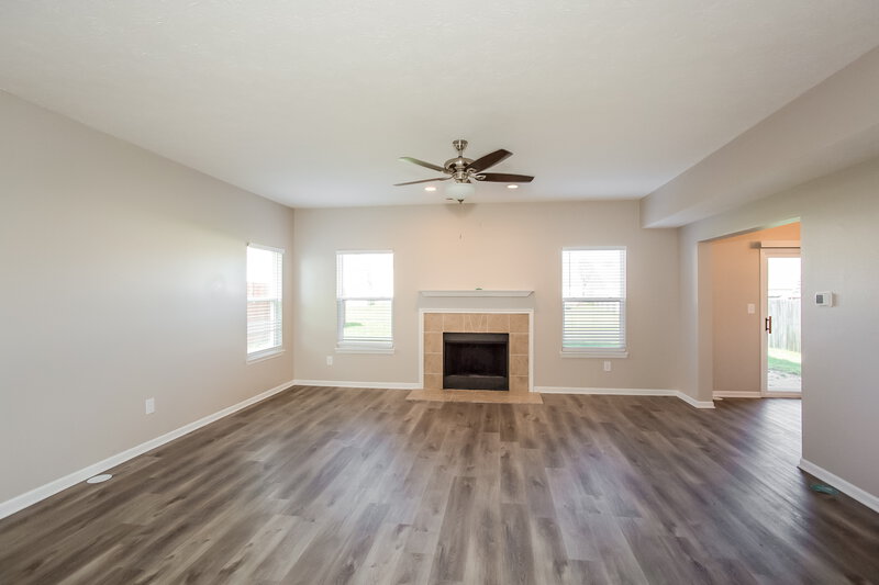 1,765/Mo, 5828 Jackie Ln Indianapolis, IN 46221 Living Room View