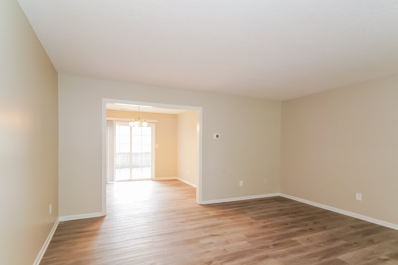3,500/Mo, 40 Crestview Dr Greenwood, IN 46143 Living Room View
