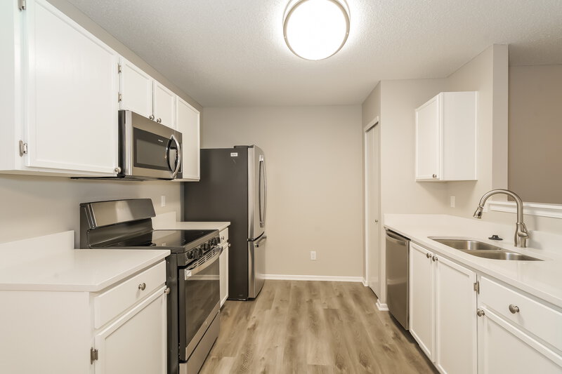 1,565/Mo, 13468 N Etna Green Ct Camby, IN 46113 Kitchen View 2