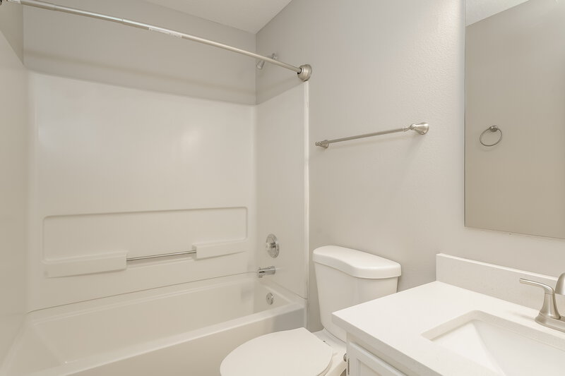 1,565/Mo, 13468 N Etna Green Ct Camby, IN 46113 Bathroom View