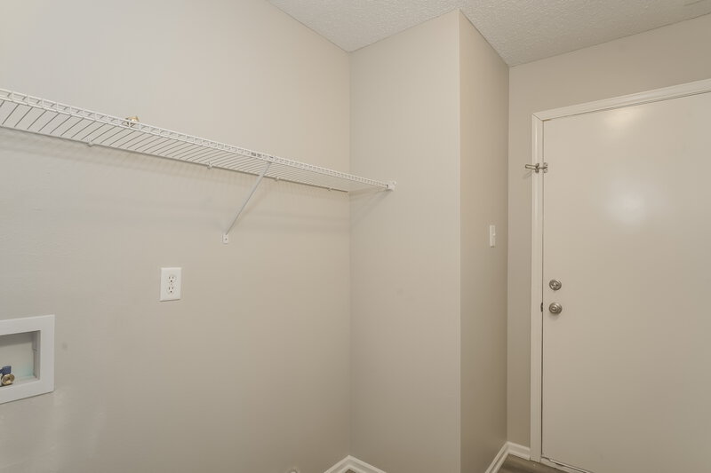1,565/Mo, 13468 N Etna Green Ct Camby, IN 46113 Laundry Room View