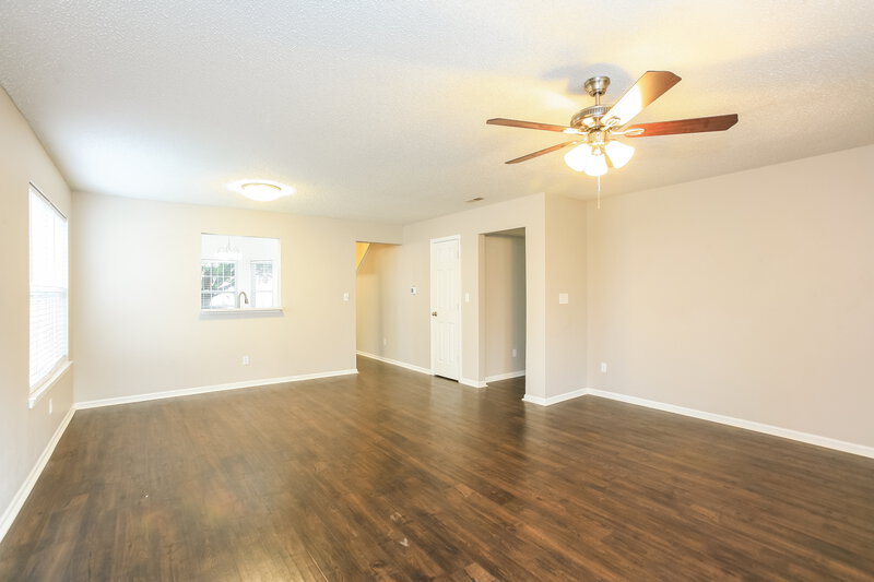 2,090/Mo, 9761 Trail Dr Avon, IN 46123 Living Room View 2