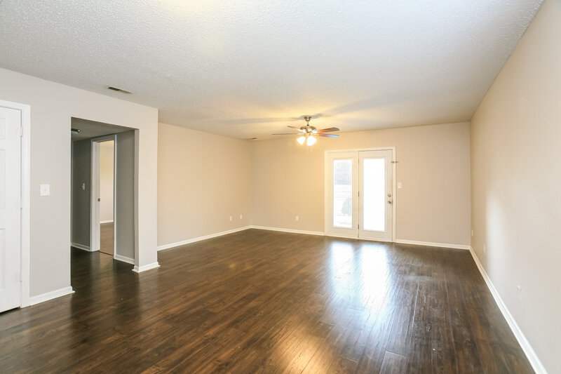 2,090/Mo, 9761 Trail Dr Avon, IN 46123 Living Room View 3