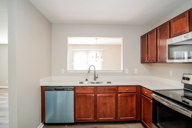 1,545/Mo, 5969 Redcliff North Ln Plainfield, IN 46168 Kitchen View 2
