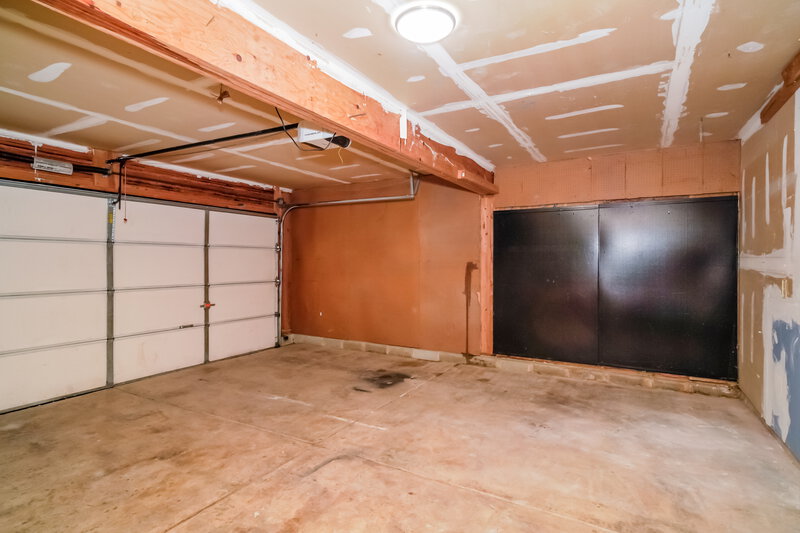 1,545/Mo, 5969 Redcliff North Ln Plainfield, IN 46168 Garage View